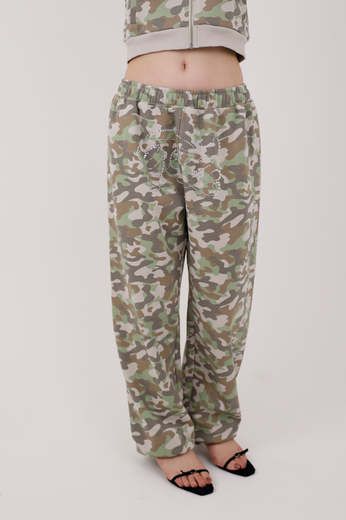 RHINESTONE CAMO SWEAT PANTS