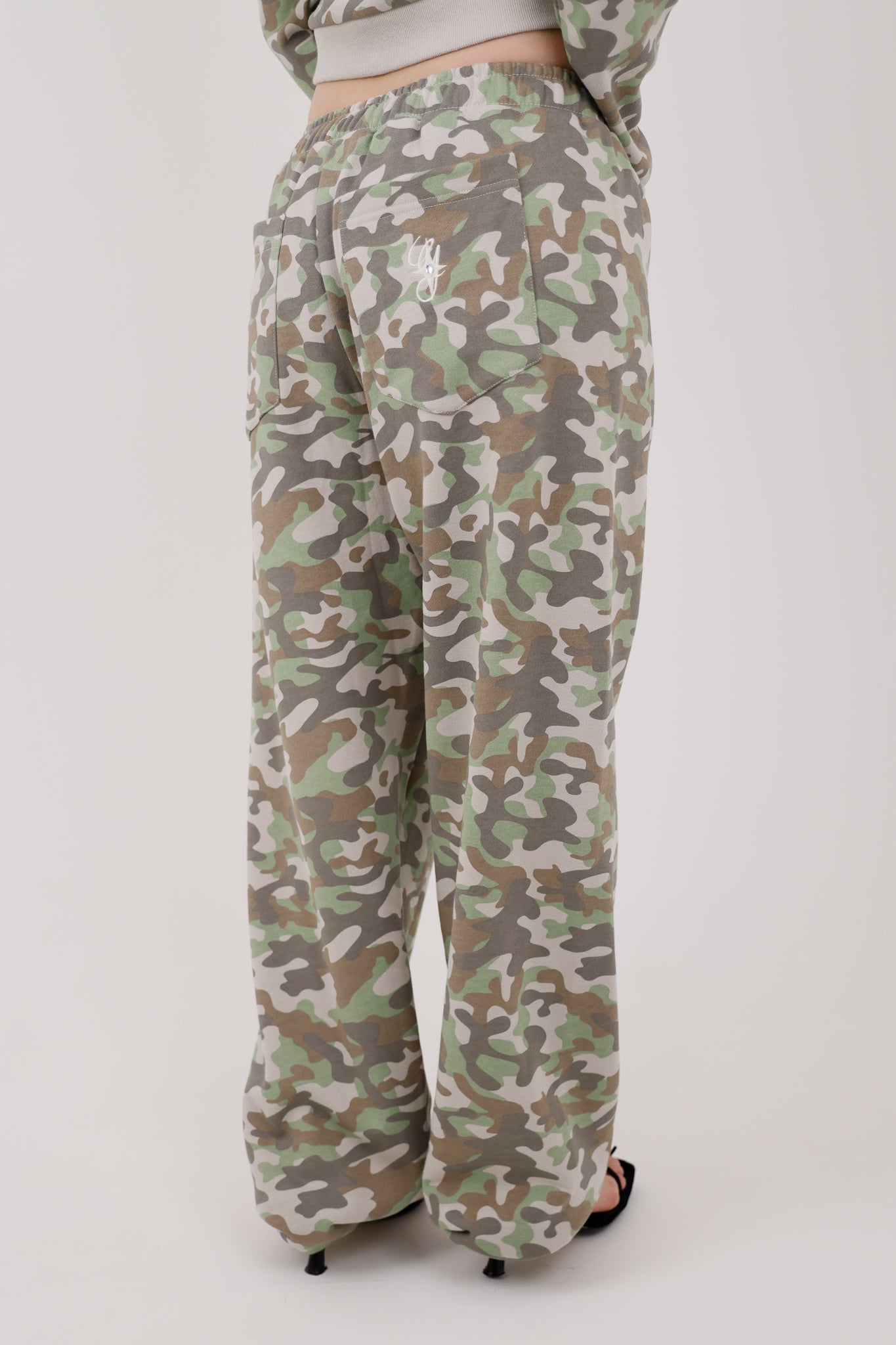 RHINESTONE CAMO SWEAT SET UP