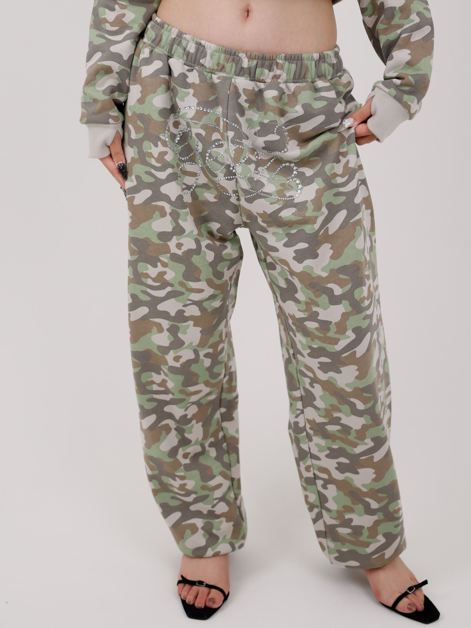 RHINESTONE CAMO SWEAT PANTS