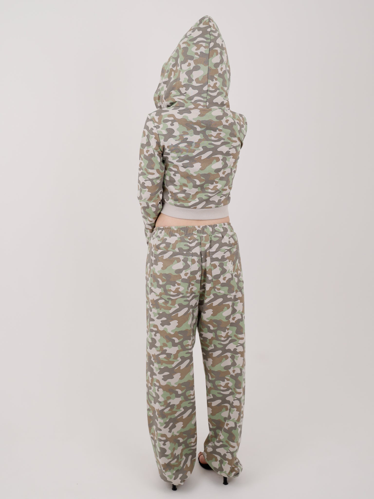 RHINESTONE CAMO SWEAT PANTS